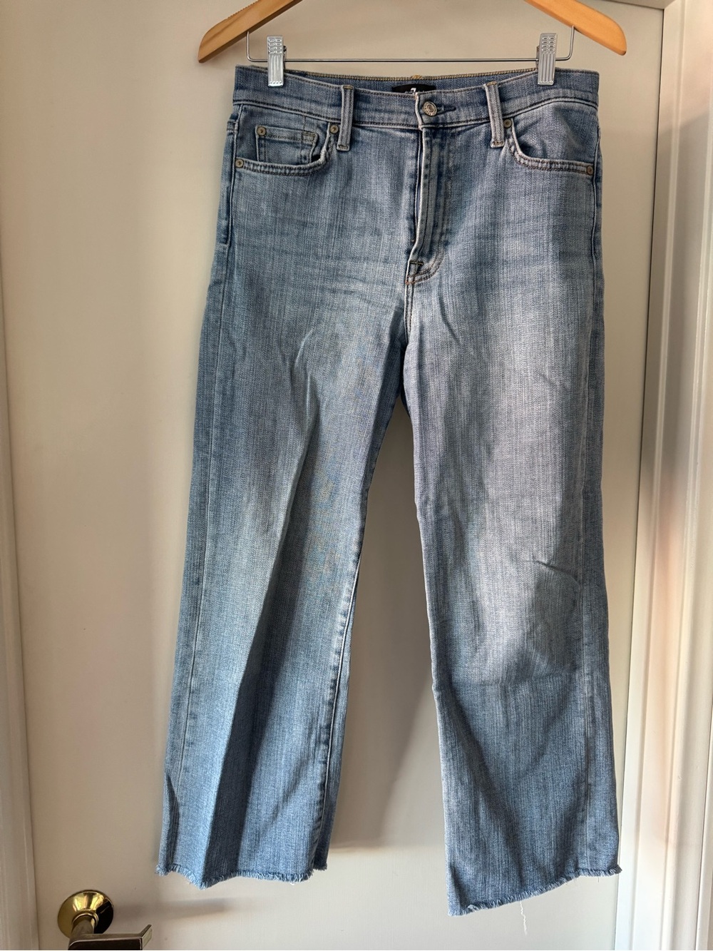 Women’s Light Wash Blue Jeans - Classic Cropped Straight Fit